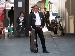 El mariachi enojado. Plaza Garibaldi, DF (2_06_11)